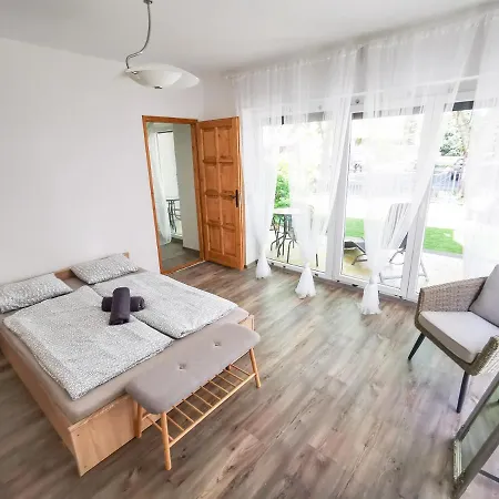 Petofi Setany Panzio Apartment